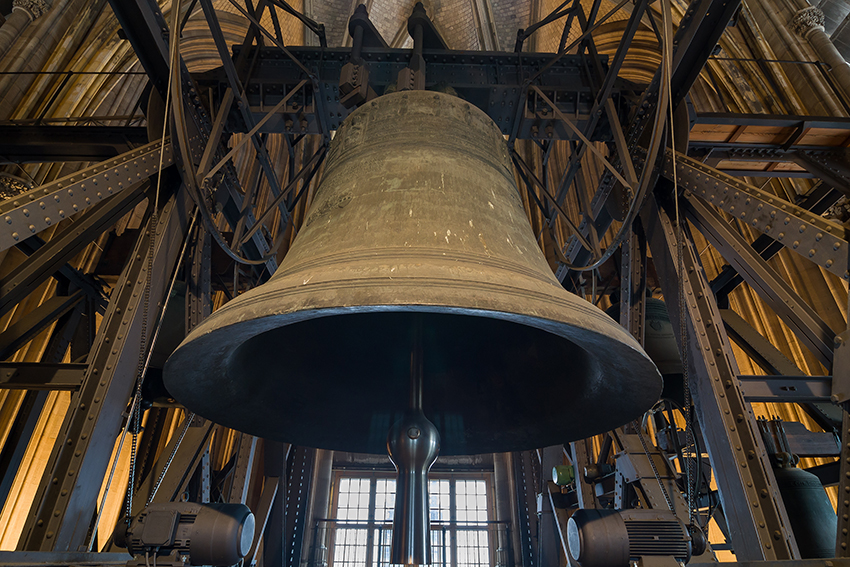 Bourdon Bell Petersglocke in Cologne Cathedral